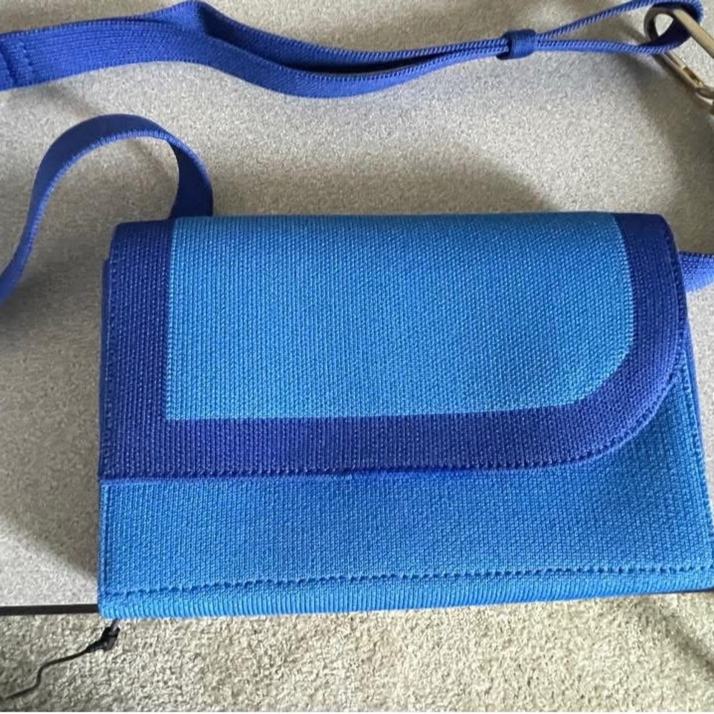Rothy’s Lazuli Belt Bag
